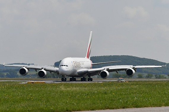 DSC_0133 Emirates Airbus A380 A6-EDV 20052016 Flughafen Wien Foto Huber Austrian Wings Media Crew