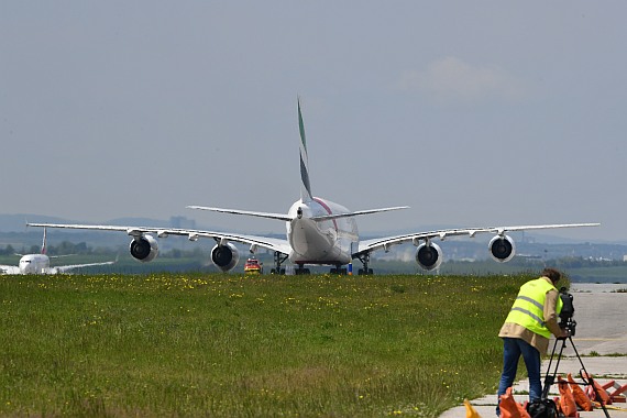 DSC_0173 Emirates Airbus A380 A6-EDV 20052016 Flughafen Wien Foto Huber Austrian Wings Media Crew