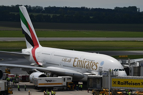 DSC_0243 Emirates Airbus A380 A6-EDV 20052016 Flughafen Wien Foto Huber Austrian Wings Media Crew