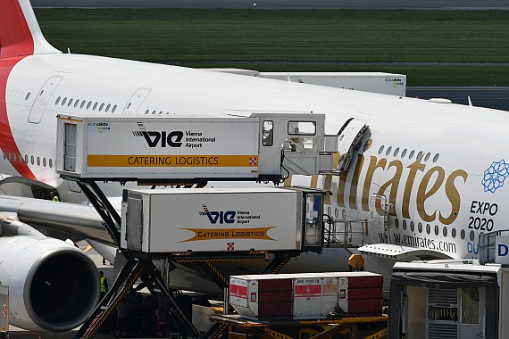 DSC_0261Emirates Airbus A380 A6-EDV 20052016 Flughafen Wien Foto Huber Austrian Wings Media Crew Catering