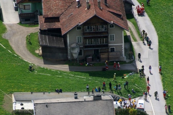 Marco 15 Einsatzkräfte beim Gebäudebrand MEDIENFLUG Foto Marco Bombardelli via  Foto Christian Schöpf