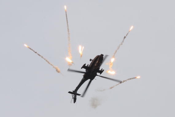 AH-64 Apache Foto Robert Erenstein AH-64 Apache Foto Robert Erenstein