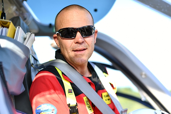 Voglauer im Cockpit.