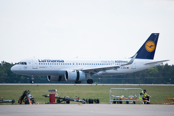 Lufthansa Airbus A320neo "D-AINA" bei der Landung