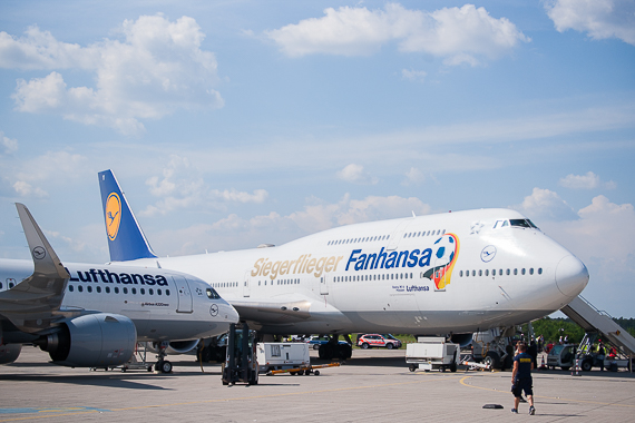 Lufthansa Airbus A320neo "D-AINA" und Boeing 747-8i "D-ABYI" - Fanhansa "Siegerflieger", Taufnahme "Potsdam"