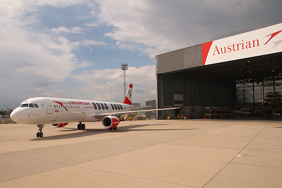 Austrian Airlines AUA Airbus A321 OE-LBA ÖFB-Design - Foto: Aig / Austrian Wings Media Crew