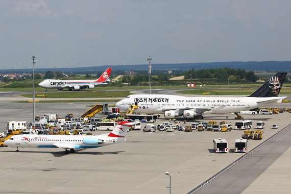 Austrian Fokker 100, Iron Maiden Boeing 747-400 und Cargolux 747 - Foto: Christian Zeilinger
