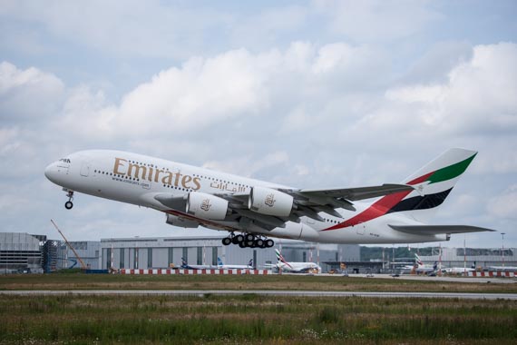 Der 80. Emirates-A380 "A6-EUB" startet in in Hamburg-Finkenwerder und nimmt Kurs auf Wien - Foto: Ingrid Muhr