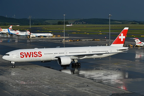 SWISS Boeing 777-300ER ERstlandung Flughafen Wien HB-JNB Foto Huber Austrian Wings Media Crew DSC_0343