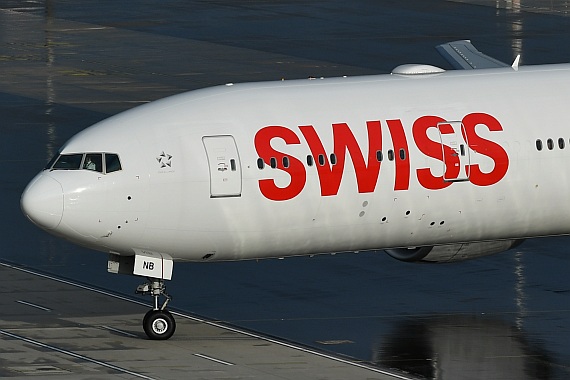 SWISS Boeing 777-300ER ERstlandung Flughafen Wien HB-JNB Foto Huber Austrian Wings Media Crew Symbolbild Sujetbild SWISS DSC_0339