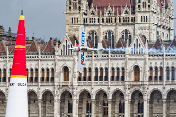 1_2KD78705_Yoshi Muroya Red Bull Air Race Budapest 2016 Foto Thomas RAnner