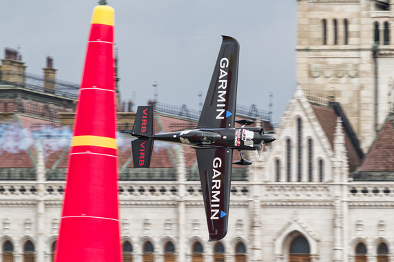 1_2KD78735_Pete McLeod Red Bull Air Race Budapest 2016 Foto Thomas RAnner