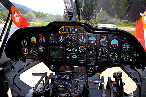 BK-117 DRF ARA-Flugrettung Notarzthubschrauber OE-XAT Foto Christian Köck_003 cockpit BK-117 DRF ARA-Flugrettung Notarzthubschrauber OE-XAT Foto Christian Köck_003 cockpit