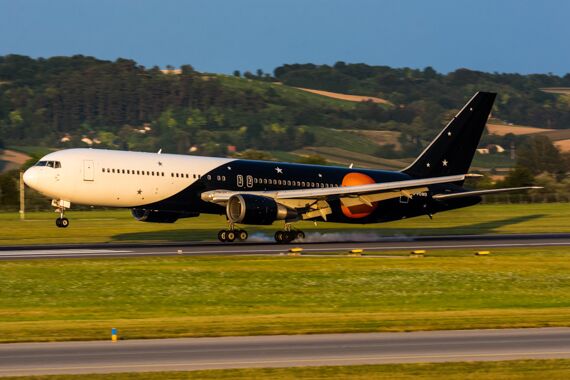 Titan Airways Boeing 767-300ER G-POWD Foto Tobias Bosina_002