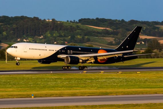 Titan Airways Boeing 767-300ER G-POWD Foto Tobias Bosina_002 Titan Airways Boeing 767-300ER G-POWD Foto Tobias Bosina_002