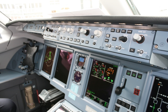 CityJet Suchoi Superjet SSJ 100 Cockpit Foto Nicolas Eschenbach Farnborough Airshow 2016 Foto Nicolas Eschenbach / Austrian WIngs Media Crew