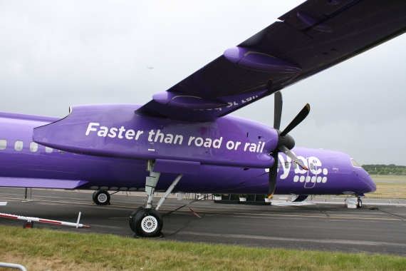 Flybe Bombardier Dash 8 Q400 Farnborough Airshow 2016 Foto Nicolas Eschenbach / Austrian WIngs Media Crew Flybe Bombardier Dash 8 Q400 Farnborough Airshow 2016 Foto Nicolas Eschenbach / Austrian WIngs Media Crew