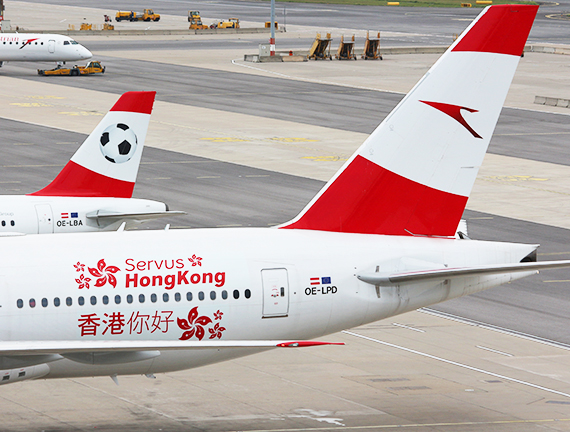 AUA MyAustrian OE-LPD Boeing 777 Servus HOngkong Sticker 29082016 Foto Kathi Schlapsi