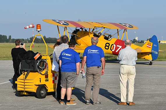 Den ganzen Tag über nutzten Luftfahrtfreunde die Gelegenheit für Rundflüge mit der 75 Jahre alten Lady.