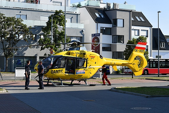 DSC_0019 ÖAMTC Christophorus 9 Notarzthubschrauber EC 135 OE-XEE Einsatz Liesing Perfektastraße 07082016 Foto Huber Austrian Wings Media Crew DSC_0019 ÖAMTC Christophorus 9 Notarzthubschrauber EC 135 OE-XEE Einsatz Liesing Perfektastraße 07082016 Foto Huber Austrian Wings Media Crew