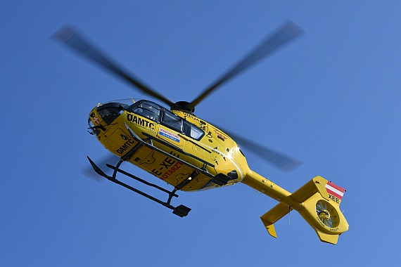 DSC_0373 ÖAMTC Christophorus 9 Notarzthubschrauber EC 135 OE-XEE Einsatz Liesing Perfektastraße 07082016 Foto Huber Austrian Wings Media Crew