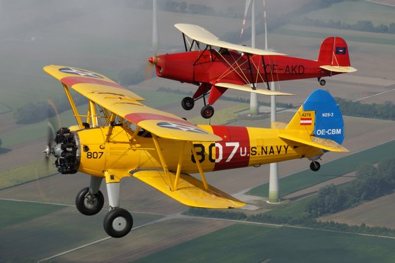 Flugplatzfest Spitzeberg 2016 OE-CBM OE-AKD Boeing Stearman AAM und Bücker Jungmann Air2Air 20160820_01_LOAS_Foto David Wildberger