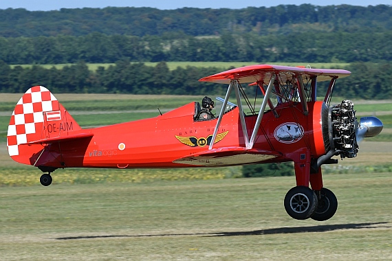 Flugplatzfest Spitzerberg 2016 Huber Austrian Wings Media Crew Boeing Stearman OE-AJM Aleksandar Kelemen landet DSC_0229