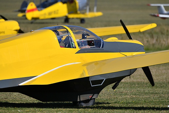 Flugplatzfest Spitzerberg 2016 Huber Austrian Wings Media Crew Closeup Motorfalke Formation DSC_0531 Flugplatzfest Spitzerberg 2016 Huber Austrian Wings Media Crew Closeup Motorfalke Formation DSC_0531