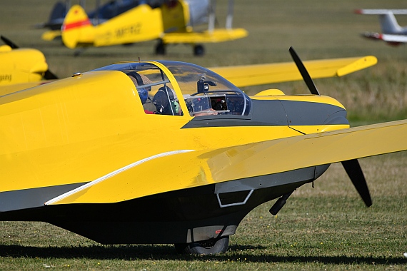 Flugplatzfest Spitzerberg 2016 Huber Austrian Wings Media Crew Closeup Motorfalke Formation DSC_0531