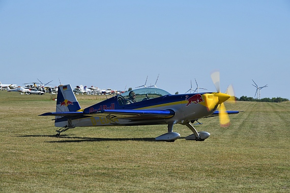 Flugplatzfest Spitzerberg 2016 Huber Austrian Wings Media Crew D-EUNA Extra 300 Flying Bulls Eric GoujonDSC_0333