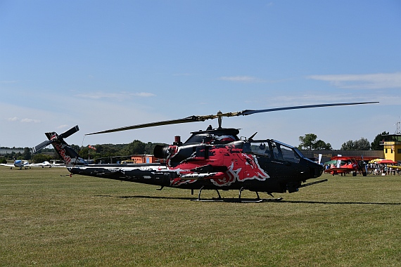 Flugplatzfest Spitzerberg 2016 Huber Austrian Wings Media Crew DSC_0033 Flying Bulls Bell AH-1 Cobra