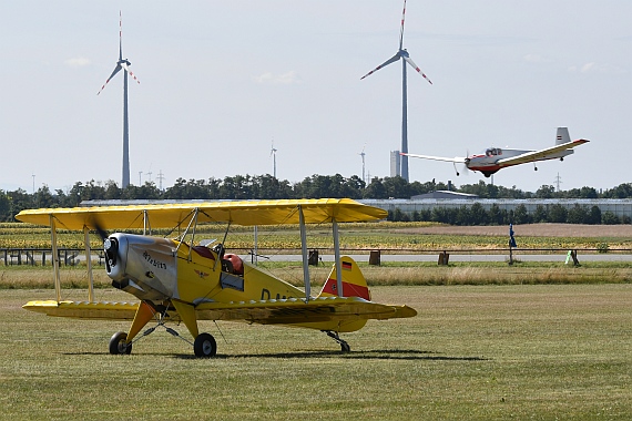 Flugplatzfest Spitzerberg 2016 Huber Austrian Wings Media Crew Kiebitz und Motorfalke DSC_0053