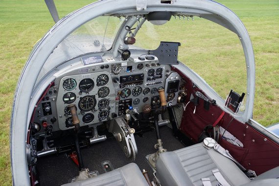 ... und das Cockpit der Maschine ... und das Cockpit der Maschine