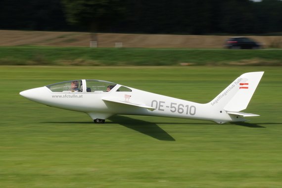 Flugplatzfest Völtendorf 2016 OE-5610 20160807_636_LOAD_Segelkunstflug MDM1 Fox_Foto Anton Wildberger Flugplatzfest Völtendorf 2016 OE-5610 20160807_636_LOAD_Segelkunstflug MDM1 Fox_Foto Anton Wildberger