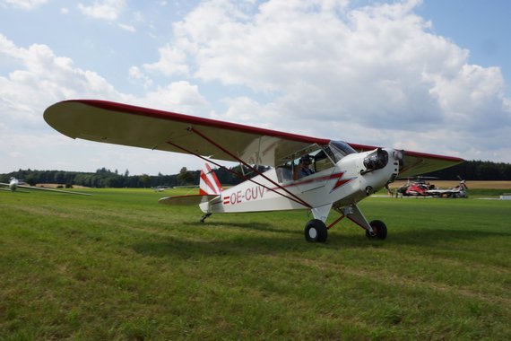 Flugplatzfest Völtendorf 2016 OE-CUV 20160807_641_LOAD_Piper L-4_Foto Anton Wildberger