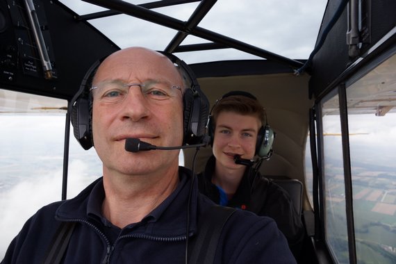 Das Autorenduo auf dem Wege nach Krems an Bord der OE-CUB des Austrian Aviation Museum