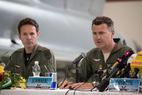 Pressekonferenz Airpower 2016 Zeltweg Peter Hollos Schinnerl (rechts) Pressekonferenz Airpower 2016 Zeltweg Peter Hollos Schinnerl (rechts)