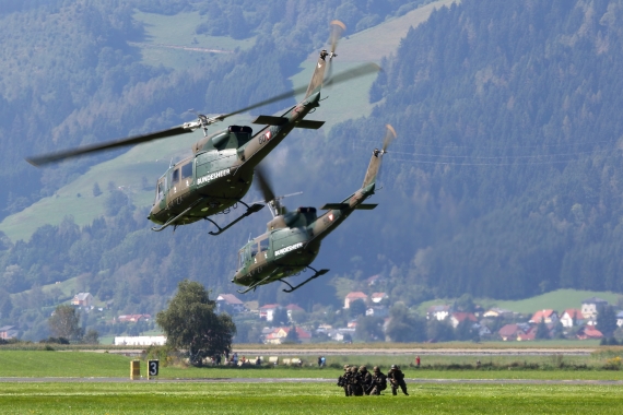 Zwei AB212 des Bundesheeres bei der Gefechtsvorführung.