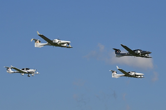 Formation von Diamond Aircraft aus Wiener Neustadt.