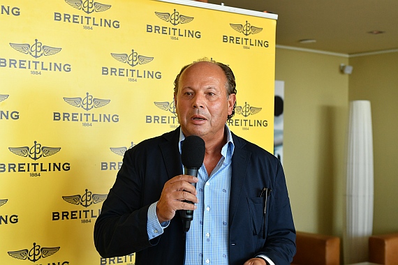 Breitling-Österreich Chef Peter Kellner holte die fliegende Legende nach Wien.