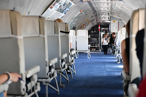 DSC_0221 HB-RSC Breitling Super Constellation Foto Huber Austrian Wings Media Crew Passagierkabine Flugbegleiterin