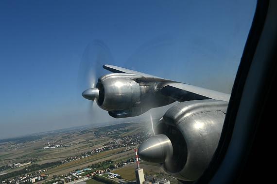 DSC_0282 HB-RSC Breitling Super Constellation Triebwerke Foto Huber Austrian Wings Media Crew