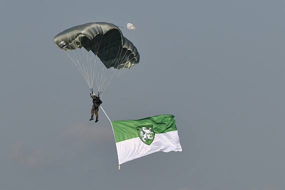 DSC_1086 Fallschirmspringer Bundesheer Airpower 2016 Foto Huber Austrian Wings Media Crew