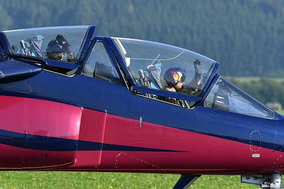 DSC_1147 Alpha Jet Piloten winken Publikum Airpower 2016 Foto Huber Austrian Wings Media Crew