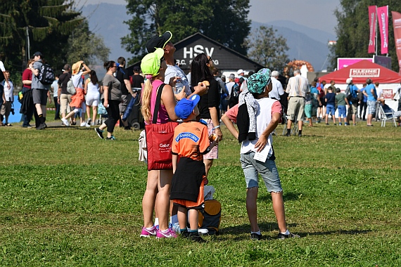 Unter den Besuchern waren viele Familien mit Kindern.