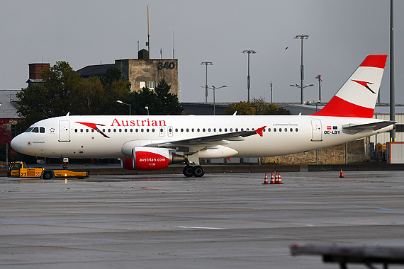 AUA Austrian Airbus A320 new colors neue Farben Lackierung OE-LBY - Foto Austrian Wings Media Crew