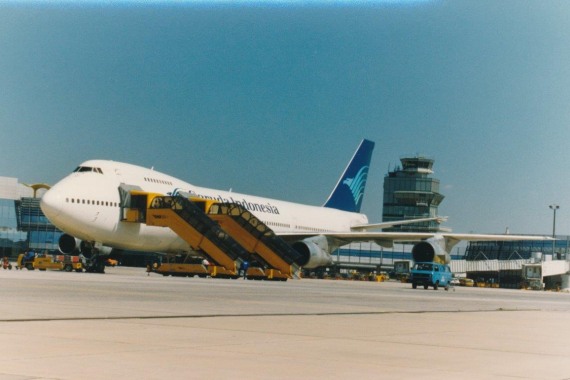Boeing 747-200 von Garuda Indonesia in Wien