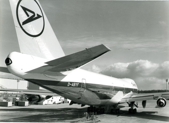 Die D-ABYF der Condor in Wien. Diese Maschine wurde später an Korean Air verkauft und 1983 als Flug KAL 007 von sowjetischen Abfangjägern nahe Sachalin abgeschossen, wobei alle Menschen an Bord ums Leben kamen.