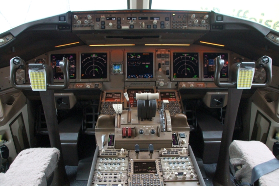 EVA Air Boeing 777, B777, Reg. B-16702, Cockpit - Foto: Aig / Austrian Wings Media Crew