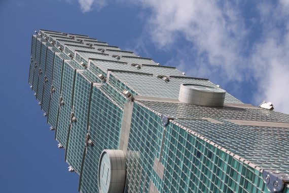 Der "Taipei 101" erlaubt einen außergewöhnlichen Blick über die Stadt und bietet darüber hinaus exklusive Shopping- und Gastronomieangebote.